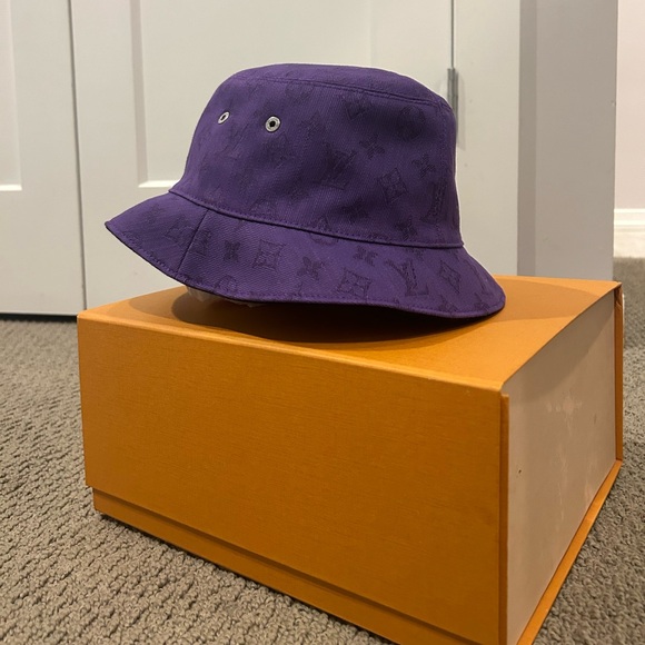 Louis Vuitton Monogram Essential Bucket Hat (Reversible) - Purple/Black - Picture 5 of 6